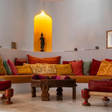 فندق Serola 3*