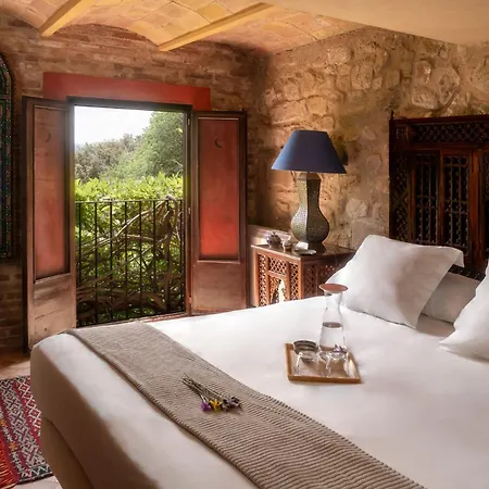 Serola Hotel